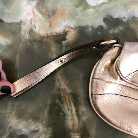 Gold juicy couture wristlet bag - Picture 3 of 5